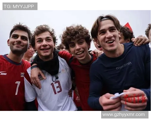 足球明星群体合影集锦展现绿茵场上的荣耀与友谊